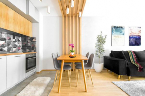 Downtown - Netflix - Ac - Next To Metro And Train Sofia